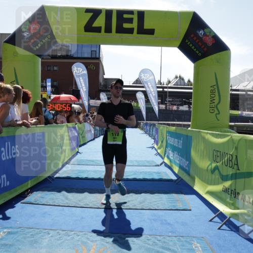 09.08.2026 - GEWOBA Citytriathlon Bremen Yannick Fuchs http://msf.ph/oto/9936586 09.08.2026 15:07:19 Ziel 114 meine-sportfotos.de