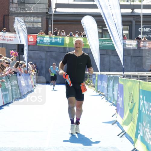 09.08.2026 - GEWOBA Citytriathlon Bremen Yannick Fuchs http://msf.ph/oto/9936593 09.08.2026 15:07:24 Ziel 799 meine-sportfotos.de