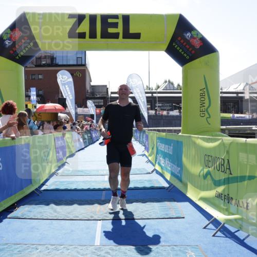 09.08.2026 - GEWOBA Citytriathlon Bremen Yannick Fuchs http://msf.ph/oto/9936595 09.08.2026 15:07:26 Ziel 799 meine-sportfotos.de