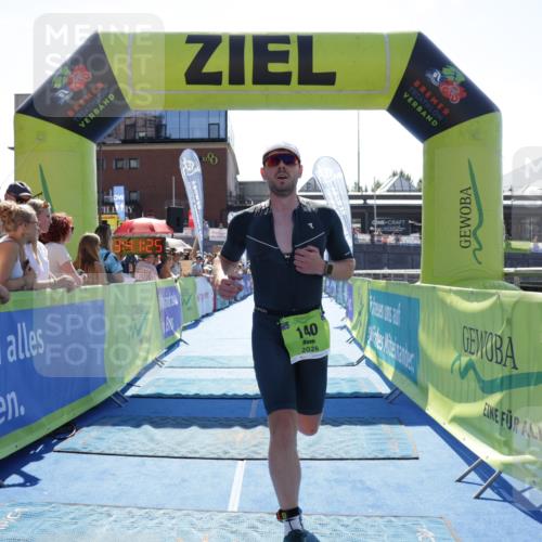 09.08.2026 - GEWOBA Citytriathlon Bremen Yannick Fuchs http://msf.ph/oto/9936635 09.08.2026 15:07:48 Ziel 140 meine-sportfotos.de