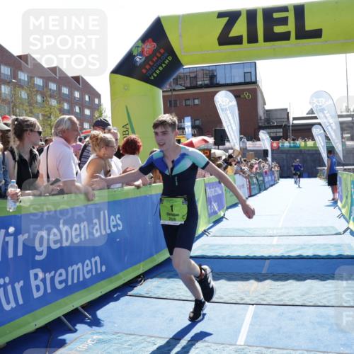 09.08.2026 - GEWOBA Citytriathlon Bremen Yannick Fuchs http://msf.ph/oto/9936704 09.08.2026 15:08:35 Ziel 1, 113 meine-sportfotos.de