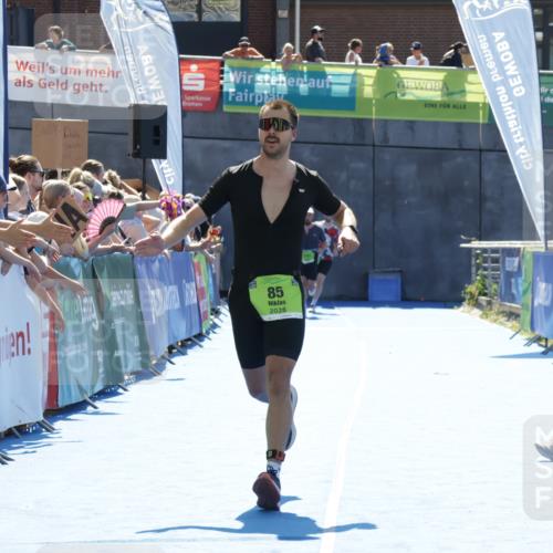 09.08.2026 - GEWOBA Citytriathlon Bremen Yannick Fuchs http://msf.ph/oto/9936733 09.08.2026 15:09:03 Ziel 84, 85 meine-sportfotos.de