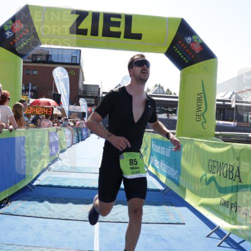 09.08.2026 - GEWOBA Citytriathlon Bremen Yannick Fuchs http://msf.ph/oto/9936741 09.08.2026 15:09:06 Ziel 85 meine-sportfotos.de