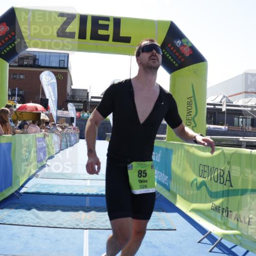 09.08.2026 - GEWOBA Citytriathlon Bremen Yannick Fuchs http://msf.ph/oto/9936742 09.08.2026 15:09:06 Ziel 85 meine-sportfotos.de