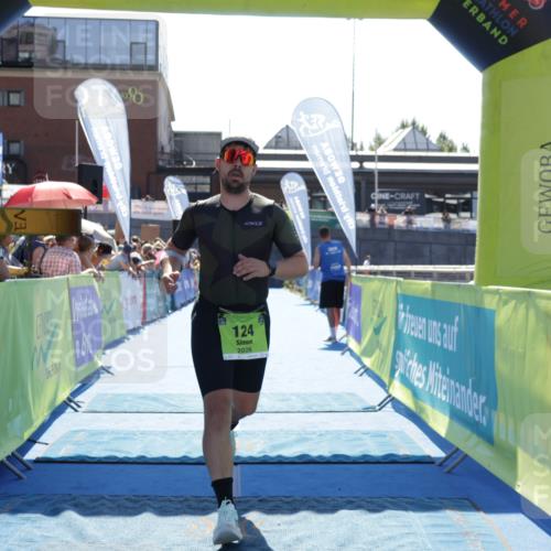 09.08.2026 - GEWOBA Citytriathlon Bremen Yannick Fuchs http://msf.ph/oto/9936764 09.08.2026 15:09:17 Ziel 119, 124, 143 meine-sportfotos.de