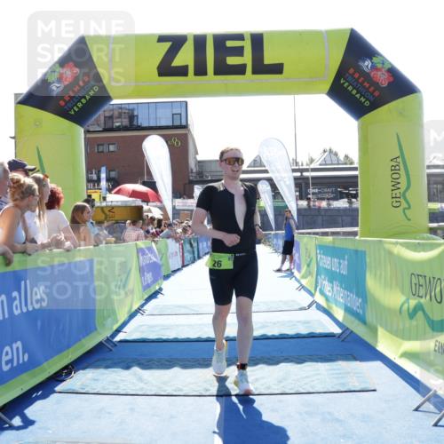 09.08.2026 - GEWOBA Citytriathlon Bremen Yannick Fuchs http://msf.ph/oto/9936790 09.08.2026 15:09:35 Ziel 26 meine-sportfotos.de