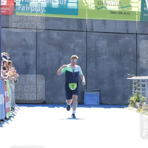 09.08.2026 - GEWOBA Citytriathlon Bremen Yannick Fuchs http://msf.ph/oto/9936797 09.08.2026 15:09:54 Ziel  meine-sportfotos.de
