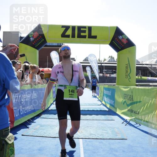 09.08.2026 - GEWOBA Citytriathlon Bremen Yannick Fuchs http://msf.ph/oto/9936833 09.08.2026 15:10:19 Ziel 144 meine-sportfotos.de