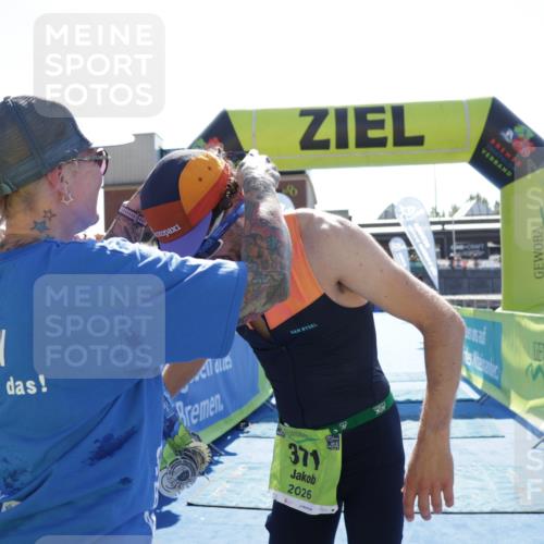 09.08.2026 - GEWOBA Citytriathlon Bremen Yannick Fuchs http://msf.ph/oto/9936926 09.08.2026 15:11:15 Ziel 371 meine-sportfotos.de