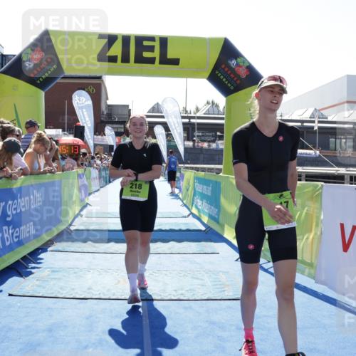 09.08.2026 - GEWOBA Citytriathlon Bremen Yannick Fuchs http://msf.ph/oto/9936971 09.08.2026 15:11:36 Ziel 217, 218 meine-sportfotos.de