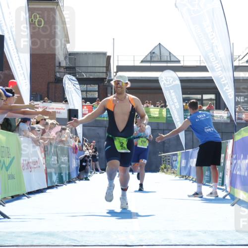 09.08.2026 - GEWOBA Citytriathlon Bremen Yannick Fuchs http://msf.ph/oto/9937082 09.08.2026 15:13:09 Ziel 92, 270 meine-sportfotos.de