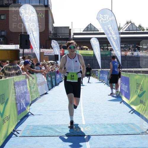 09.08.2026 - GEWOBA Citytriathlon Bremen Yannick Fuchs http://msf.ph/oto/9937139 09.08.2026 15:13:43 Ziel 54, 86, 362, 450 meine-sportfotos.de