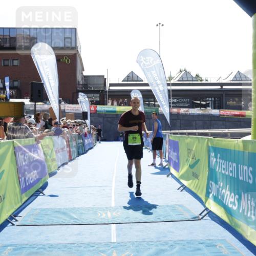 09.08.2026 - GEWOBA Citytriathlon Bremen Yannick Fuchs http://msf.ph/oto/9937188 09.08.2026 15:14:14 Ziel 99 meine-sportfotos.de