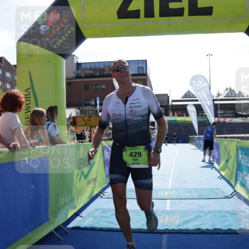 09.08.2026 - GEWOBA Citytriathlon Bremen Yannick Fuchs http://msf.ph/oto/9937253 09.08.2026 15:14:56 Ziel 429 meine-sportfotos.de