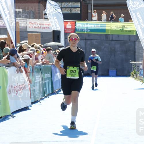 09.08.2026 - GEWOBA Citytriathlon Bremen Yannick Fuchs http://msf.ph/oto/9937260 09.08.2026 15:15:05 Ziel 263 meine-sportfotos.de