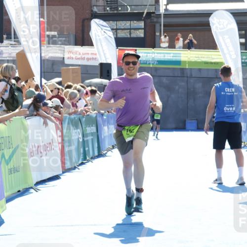 09.08.2026 - GEWOBA Citytriathlon Bremen Yannick Fuchs http://msf.ph/oto/9937282 09.08.2026 15:15:21 Ziel 158 meine-sportfotos.de