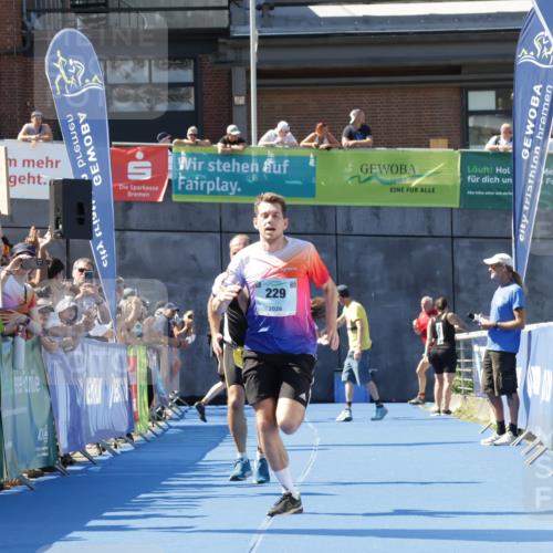 09.08.2026 - GEWOBA Citytriathlon Bremen Yannick Fuchs http://msf.ph/oto/9937314 09.08.2026 11:41:36 Ziel 229, 530 meine-sportfotos.de