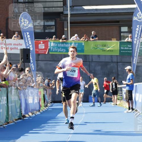 09.08.2026 - GEWOBA Citytriathlon Bremen Yannick Fuchs http://msf.ph/oto/9937317 09.08.2026 11:41:36 Ziel 229, 530 meine-sportfotos.de