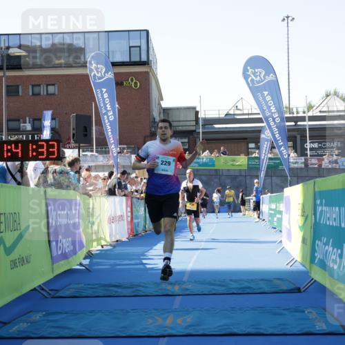 09.08.2026 - GEWOBA Citytriathlon Bremen Yannick Fuchs http://msf.ph/oto/9937325 09.08.2026 11:41:37 Ziel 229, 530 meine-sportfotos.de