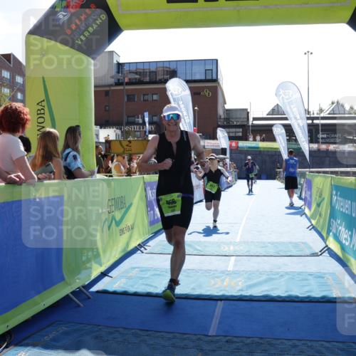 09.08.2026 - GEWOBA Citytriathlon Bremen Yannick Fuchs http://msf.ph/oto/9937328 09.08.2026 15:15:39 Ziel 257, 337, 466 meine-sportfotos.de