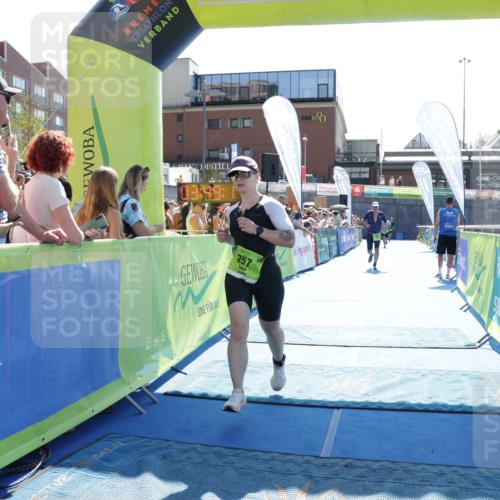 09.08.2026 - GEWOBA Citytriathlon Bremen Yannick Fuchs http://msf.ph/oto/9937339 09.08.2026 15:15:40 Ziel 257, 337, 466 meine-sportfotos.de