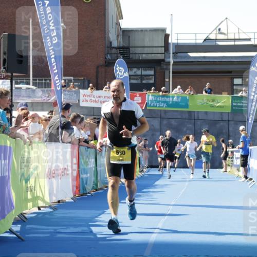 09.08.2026 - GEWOBA Citytriathlon Bremen Yannick Fuchs http://msf.ph/oto/9937340 09.08.2026 11:41:39 Ziel 229, 530 meine-sportfotos.de