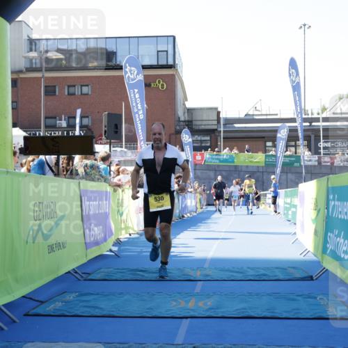 09.08.2026 - GEWOBA Citytriathlon Bremen Yannick Fuchs http://msf.ph/oto/9937346 09.08.2026 11:41:41 Ziel 229, 530 meine-sportfotos.de