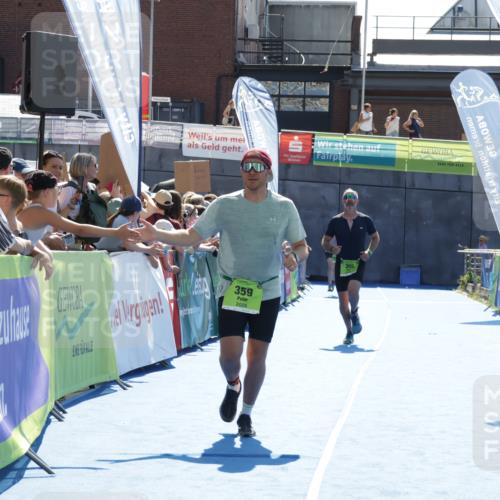 09.08.2026 - GEWOBA Citytriathlon Bremen Yannick Fuchs http://msf.ph/oto/9937362 09.08.2026 15:15:48 Ziel 359, 395 meine-sportfotos.de