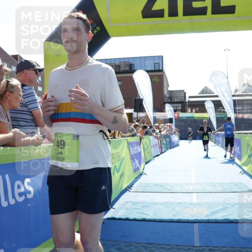 09.08.2026 - GEWOBA Citytriathlon Bremen Yannick Fuchs http://msf.ph/oto/9937409 09.08.2026 15:16:06 Ziel 45, 49, 523 meine-sportfotos.de
