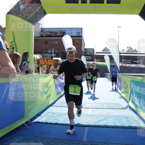 09.08.2026 - GEWOBA Citytriathlon Bremen Yannick Fuchs http://msf.ph/oto/9937449 09.08.2026 15:16:27 Ziel 7, 74, 271, 373 meine-sportfotos.de