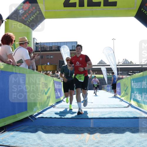 09.08.2026 - GEWOBA Citytriathlon Bremen Yannick Fuchs http://msf.ph/oto/9937538 09.08.2026 15:16:59 Ziel 17, 146, 192, 356, 384 meine-sportfotos.de