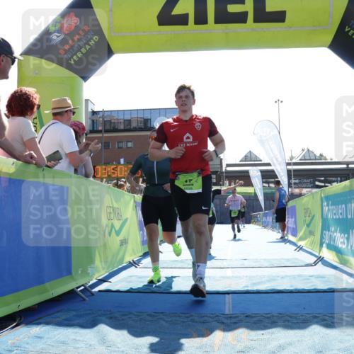 09.08.2026 - GEWOBA Citytriathlon Bremen Yannick Fuchs http://msf.ph/oto/9937540 09.08.2026 15:16:59 Ziel 17, 146, 192, 356, 384 meine-sportfotos.de