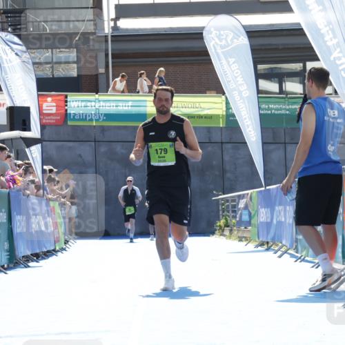 09.08.2026 - GEWOBA Citytriathlon Bremen Yannick Fuchs http://msf.ph/oto/9937556 09.08.2026 15:17:04 Ziel 17, 146, 179, 192, 356 meine-sportfotos.de