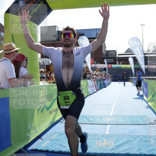 09.08.2026 - GEWOBA Citytriathlon Bremen Yannick Fuchs http://msf.ph/oto/9937575 09.08.2026 15:17:16 Ziel 33, 60, 207 meine-sportfotos.de