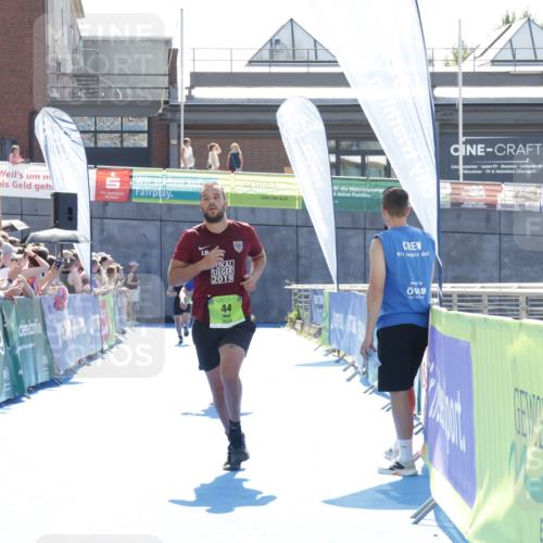 09.08.2026 - GEWOBA Citytriathlon Bremen Yannick Fuchs http://msf.ph/oto/9937580 09.08.2026 15:17:20 Ziel 43, 44, 60 meine-sportfotos.de