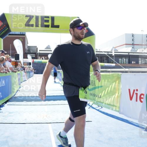 09.08.2026 - GEWOBA Citytriathlon Bremen Yannick Fuchs http://msf.ph/oto/9937763 09.08.2026 15:19:24 Ziel 135 meine-sportfotos.de