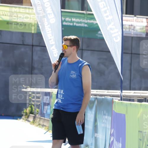 09.08.2026 - GEWOBA Citytriathlon Bremen Yannick Fuchs http://msf.ph/oto/9937811 09.08.2026 15:20:19 Ziel  meine-sportfotos.de