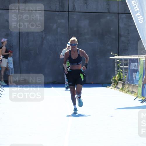 09.08.2026 - GEWOBA Citytriathlon Bremen Yannick Fuchs http://msf.ph/oto/9937813 09.08.2026 15:20:29 Ziel  meine-sportfotos.de