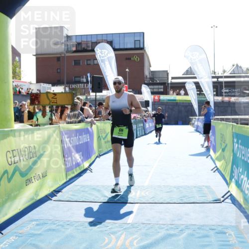 09.08.2026 - GEWOBA Citytriathlon Bremen Yannick Fuchs http://msf.ph/oto/9937848 09.08.2026 15:21:01 Ziel 66, 82, 369 meine-sportfotos.de