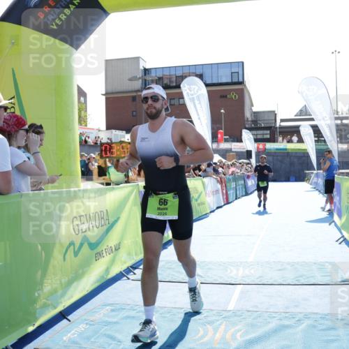 09.08.2026 - GEWOBA Citytriathlon Bremen Yannick Fuchs http://msf.ph/oto/9937850 09.08.2026 15:21:02 Ziel 66, 82, 369 meine-sportfotos.de