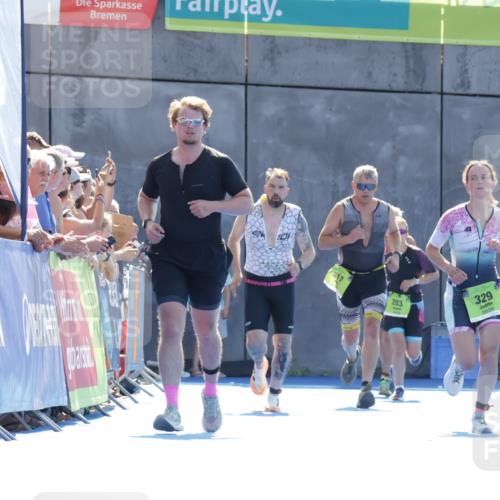 09.08.2026 - GEWOBA Citytriathlon Bremen Yannick Fuchs http://msf.ph/oto/9937876 09.08.2026 15:21:22 Ziel 288 meine-sportfotos.de
