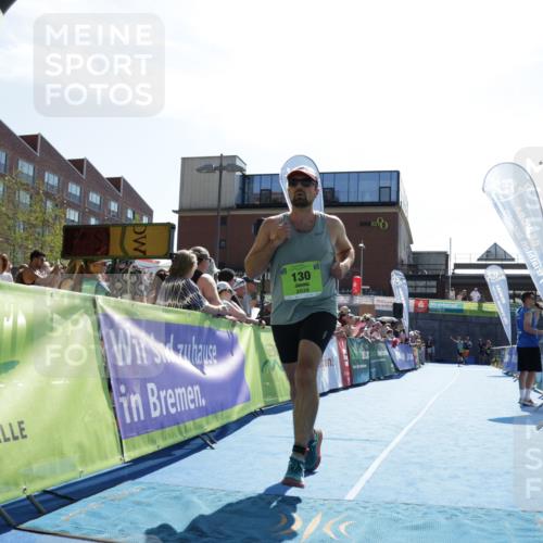 09.08.2026 - GEWOBA Citytriathlon Bremen Yannick Fuchs http://msf.ph/oto/9937910 09.08.2026 15:21:40 Ziel 130 meine-sportfotos.de