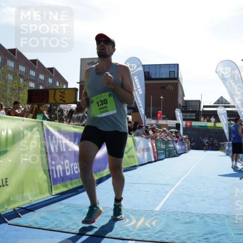 09.08.2026 - GEWOBA Citytriathlon Bremen Yannick Fuchs http://msf.ph/oto/9937912 09.08.2026 15:21:41 Ziel 130 meine-sportfotos.de