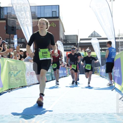 09.08.2026 - GEWOBA Citytriathlon Bremen Yannick Fuchs http://msf.ph/oto/9938014 09.08.2026 15:22:54 Ziel 80, 87, 91, 222, 229, 249, 363, 485, 585 meine-sportfotos.de