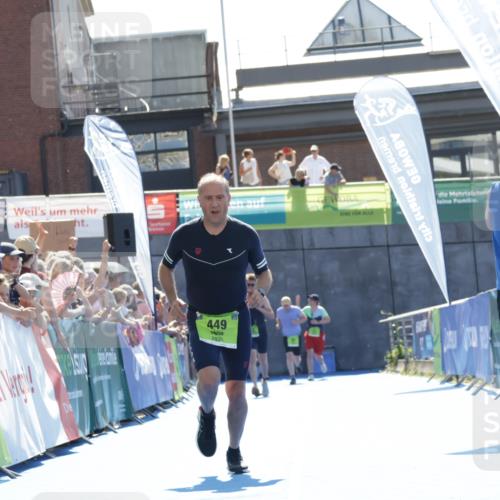 09.08.2026 - GEWOBA Citytriathlon Bremen Yannick Fuchs http://msf.ph/oto/9938040 09.08.2026 15:23:14 Ziel 449 meine-sportfotos.de