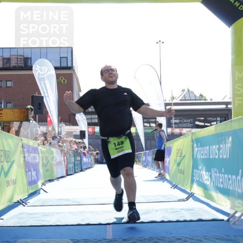 09.08.2026 - GEWOBA Citytriathlon Bremen Yannick Fuchs http://msf.ph/oto/9938113 09.08.2026 15:23:55 Ziel 10, 148, 235, 493 meine-sportfotos.de
