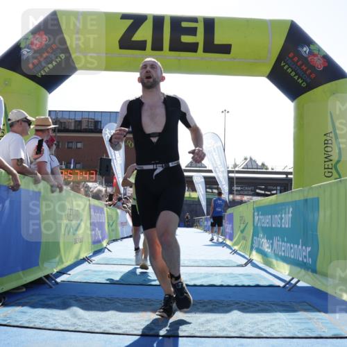 09.08.2026 - GEWOBA Citytriathlon Bremen Yannick Fuchs http://msf.ph/oto/9938135 09.08.2026 15:24:06 Ziel 22, 122, 358, 412 meine-sportfotos.de