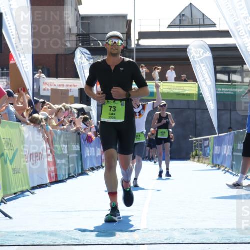 09.08.2026 - GEWOBA Citytriathlon Bremen Yannick Fuchs http://msf.ph/oto/9938207 09.08.2026 15:24:45 Ziel 73, 361, 391, 410 meine-sportfotos.de