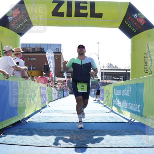 09.08.2026 - GEWOBA Citytriathlon Bremen Yannick Fuchs http://msf.ph/oto/9938243 09.08.2026 15:25:01 Ziel 58, 65, 300, 311 meine-sportfotos.de