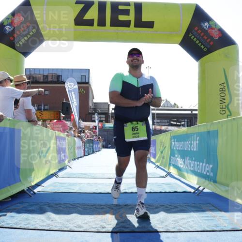 09.08.2026 - GEWOBA Citytriathlon Bremen Yannick Fuchs http://msf.ph/oto/9938245 09.08.2026 15:25:01 Ziel 58, 65, 300, 311 meine-sportfotos.de